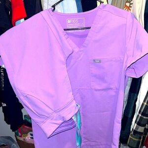 Figs scrub set lilac down color